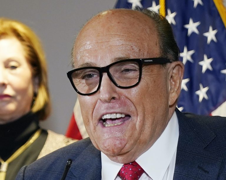 Trumps stjärnadvokat Rudy Giuliani smittad med covid-19