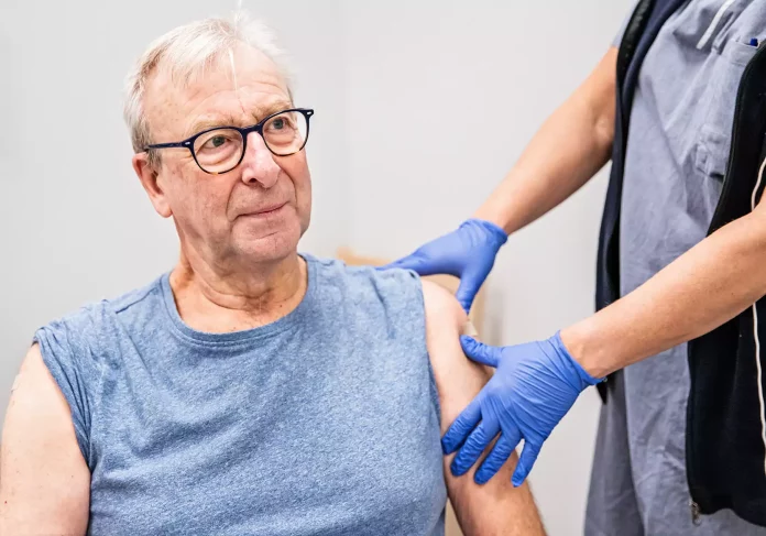 Patient får vaccin