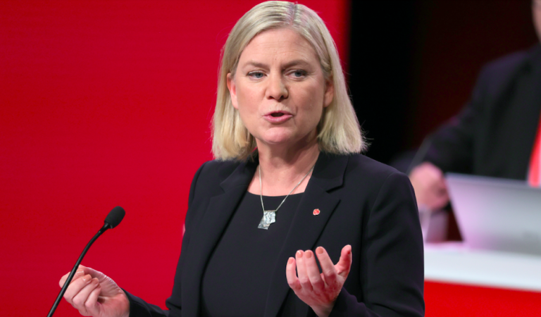 Äntligen: Magdalena Andersson vald till partiledare för Socialdemokraterna