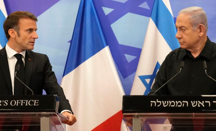 Frankrikes president Emmanuel Macron och Israels premiärminister Benjamin Netanyahu