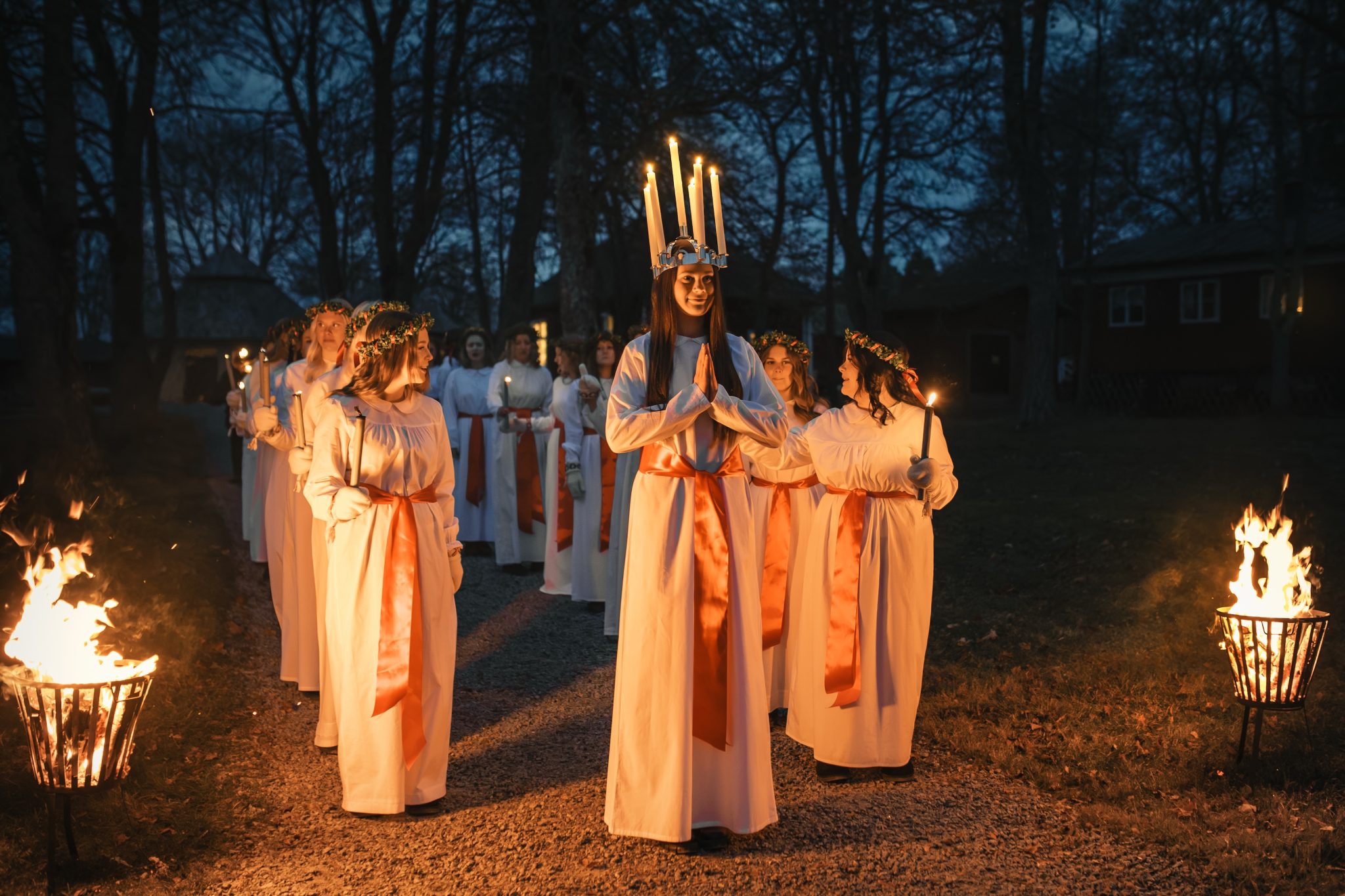 Lucia 2024 i SVT Tvtid och Lova Fredling om att vara lucia