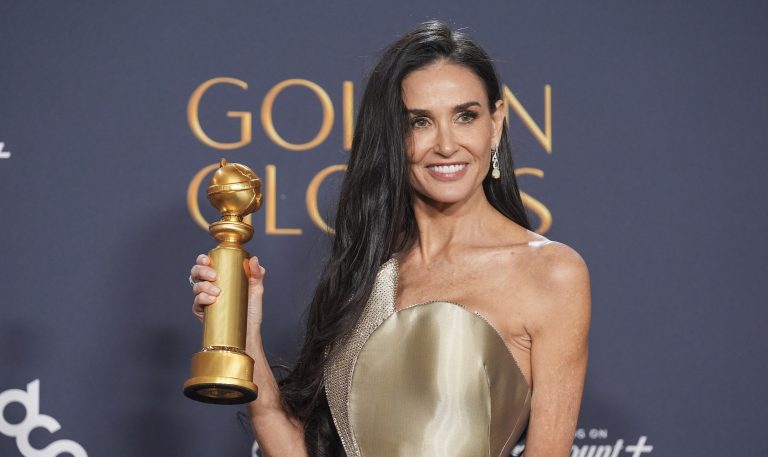 Demi Moore prisad på Golden Globe 2025: ”Chockad”