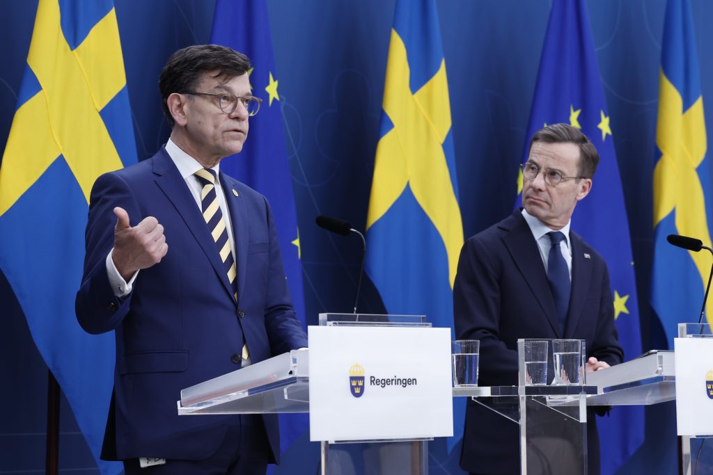 Sveriges nationella säkerhetsrådgivare Henrik Landerholm och statsminister Ulf Kristersson (M)