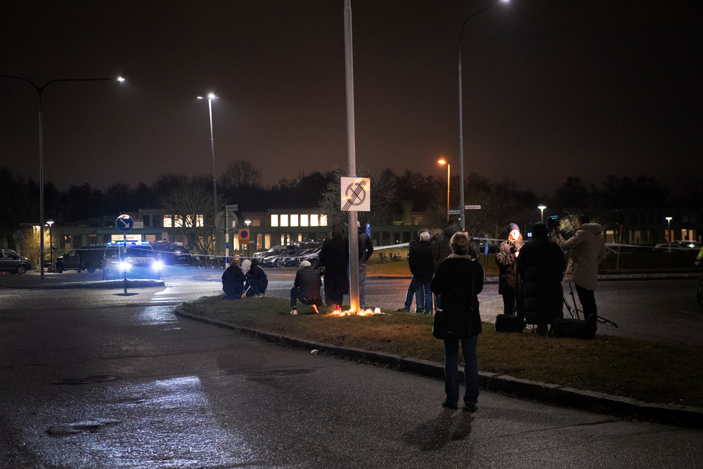 Polisen är i färd med att undersöka möjliga motivbilder