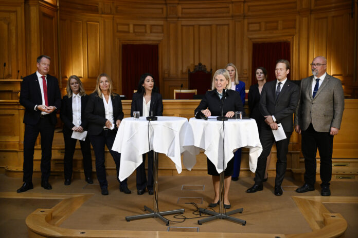 Magdalena Andersson, Anders Ygeman, Jennie Nilsson, Anna-Caren Sätherberg, Björn Wiechel, Ida Karkiainen, Åsa Westlund och Joakim Järrebring